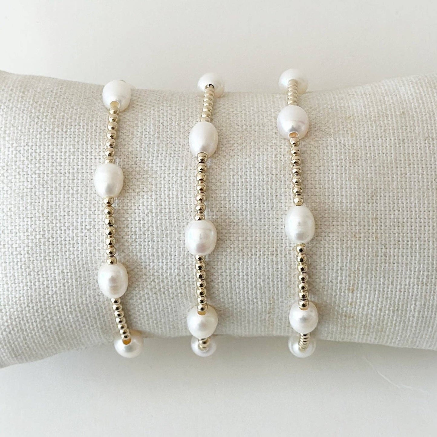 Poppy Pearl Gold Bead Bracelet