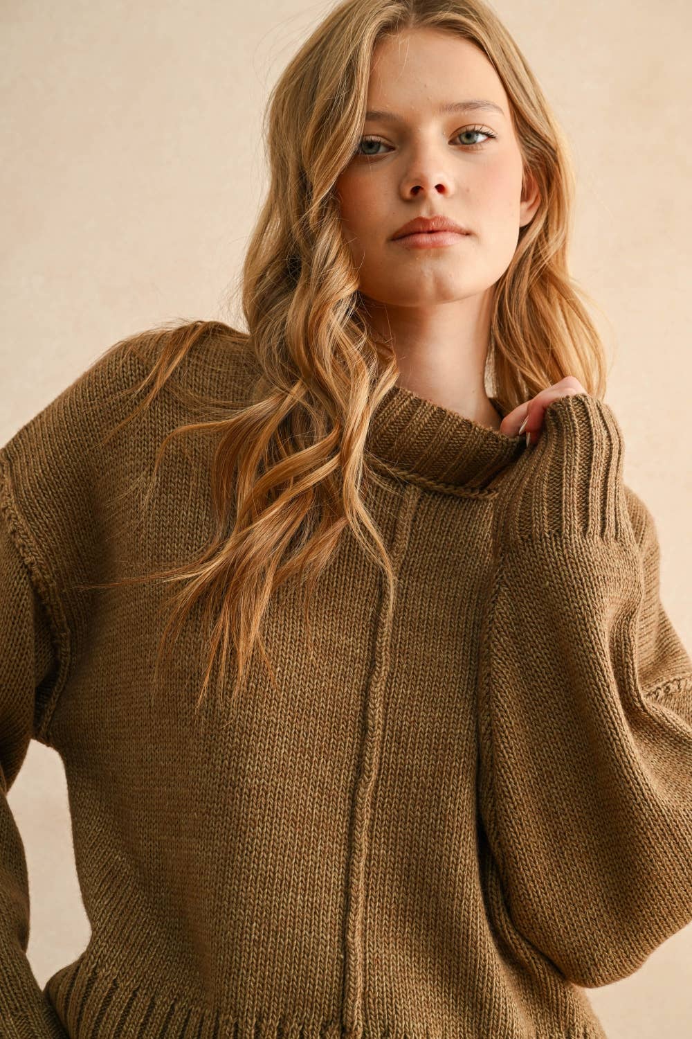 SLIT DETAIL SWEATER TOP: OATMEAL