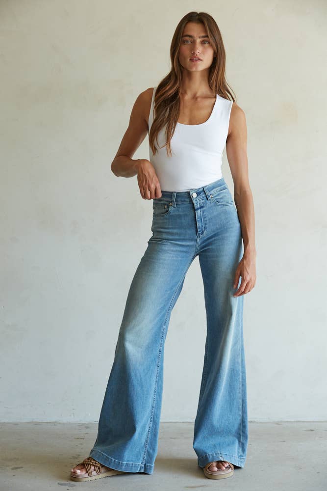 Double Layered Seamless Tank Top: White