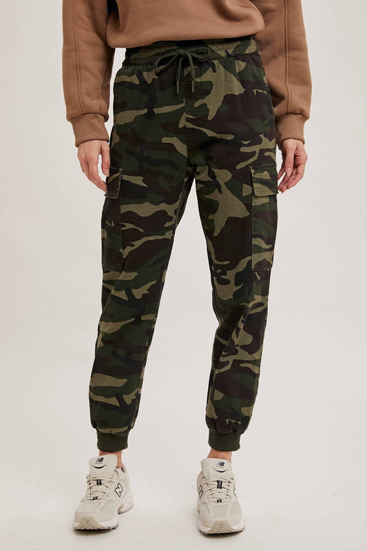 CAMO CARGO JOGGER PANTS: OLIVE COMBO