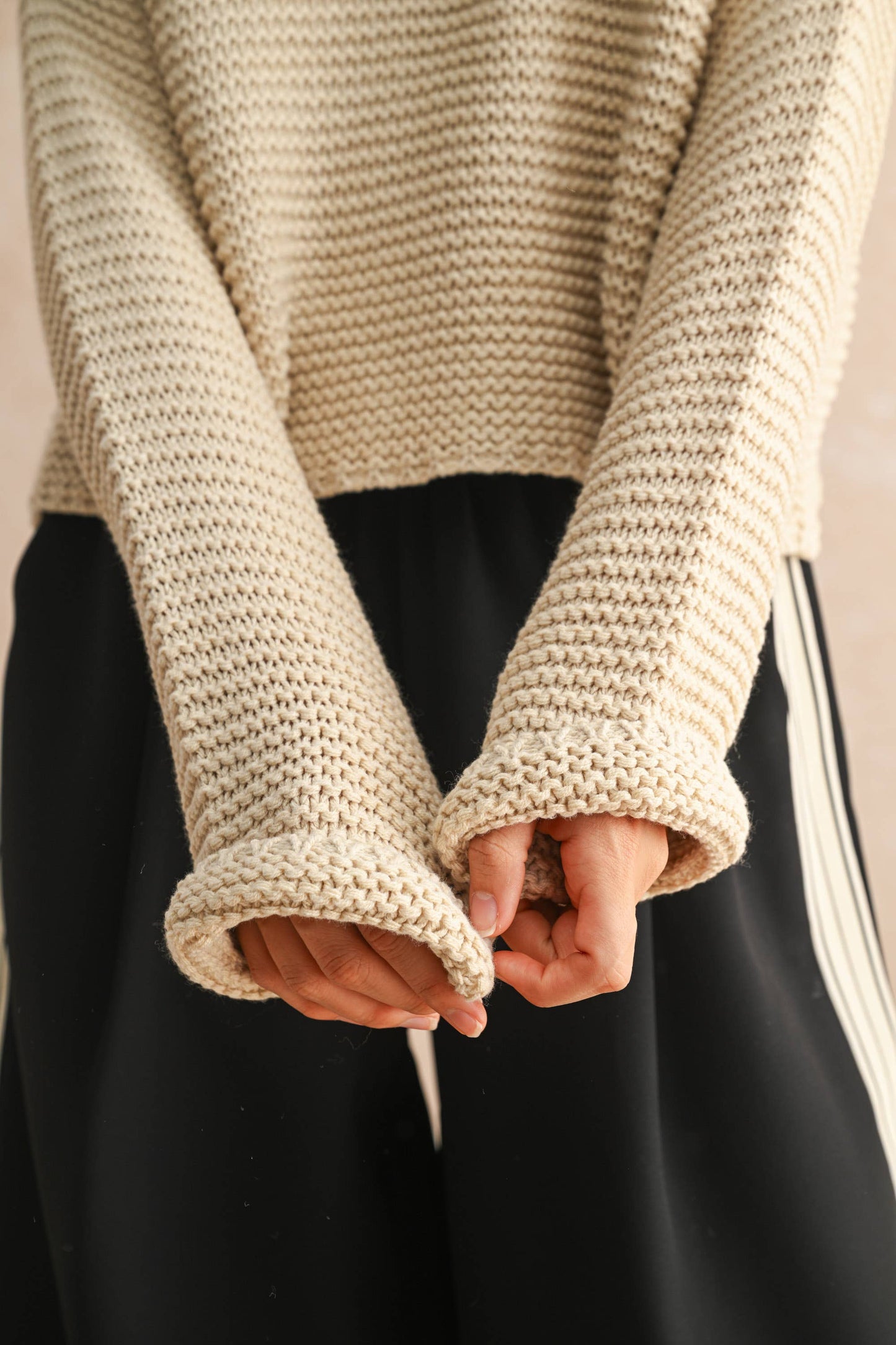ROUND NECK SWEATER KNITTED TOP: CHOCOLATE