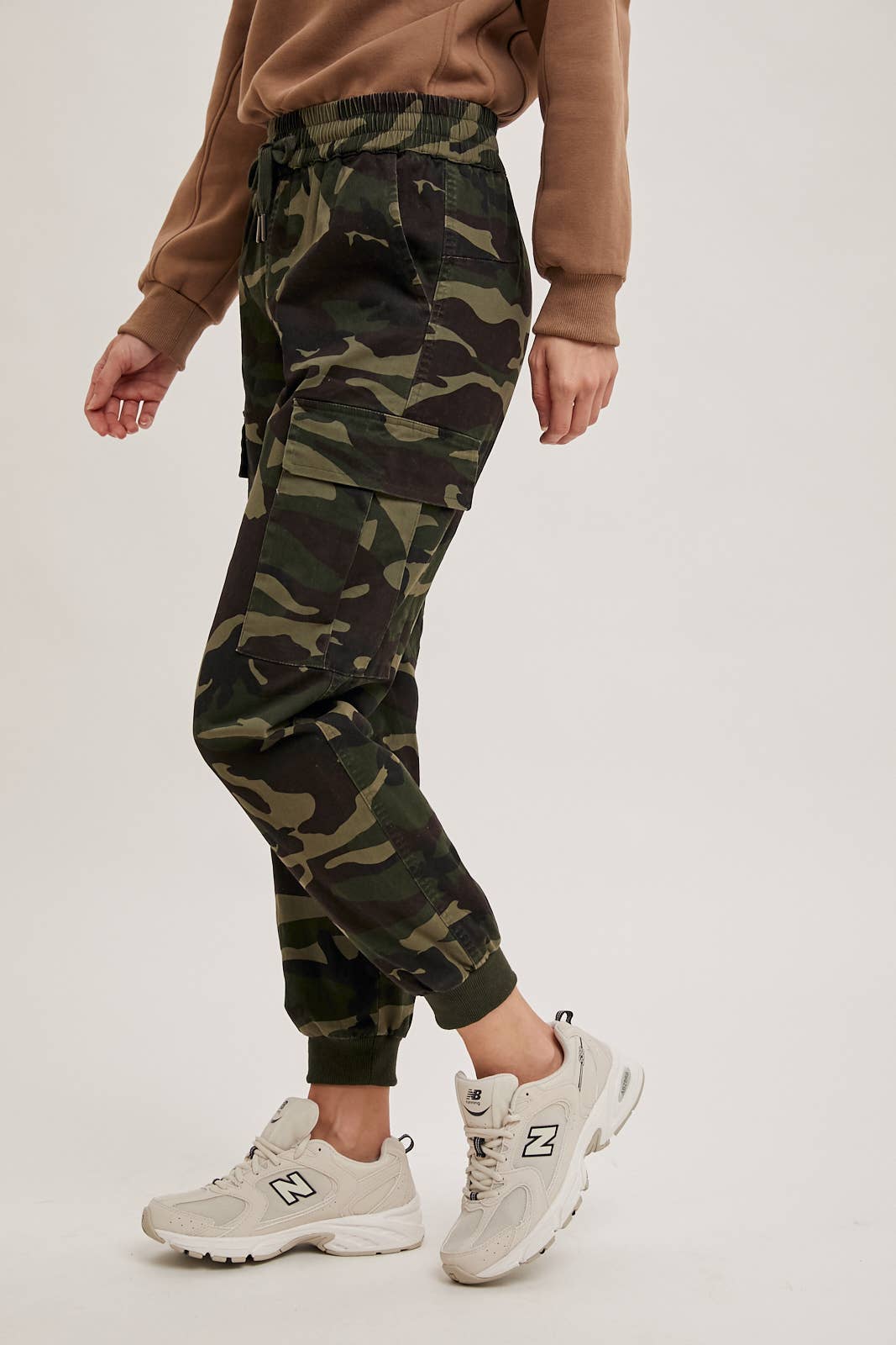 CAMO CARGO JOGGER PANTS: OLIVE COMBO