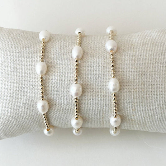Poppy Pearl Gold Bead Bracelet