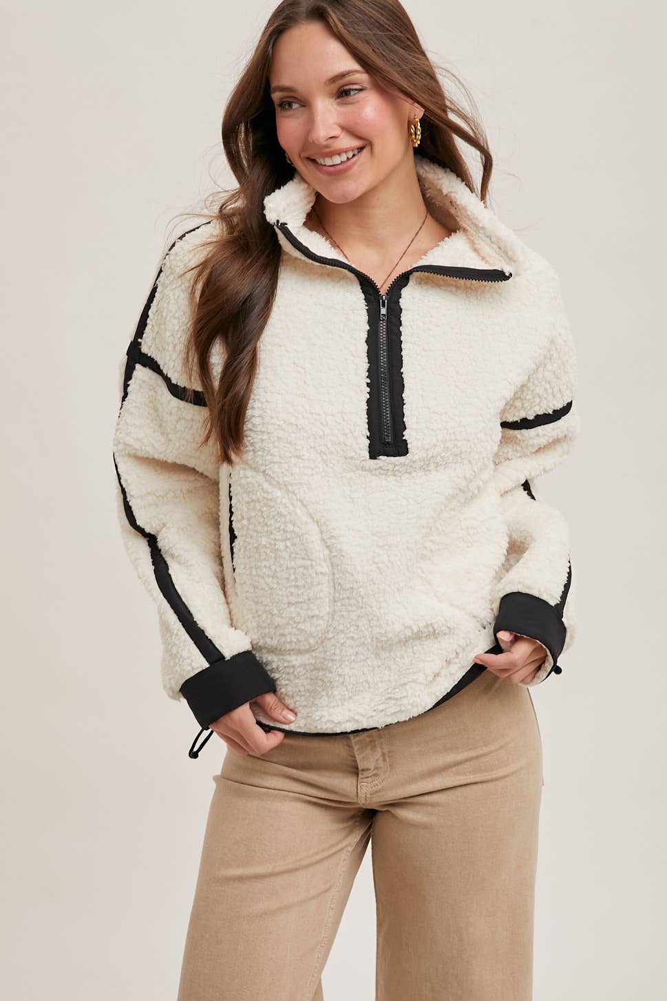 HALF ZIP SHERPA FLEECE TOP WITH POCKETS: IVORY & BLACK