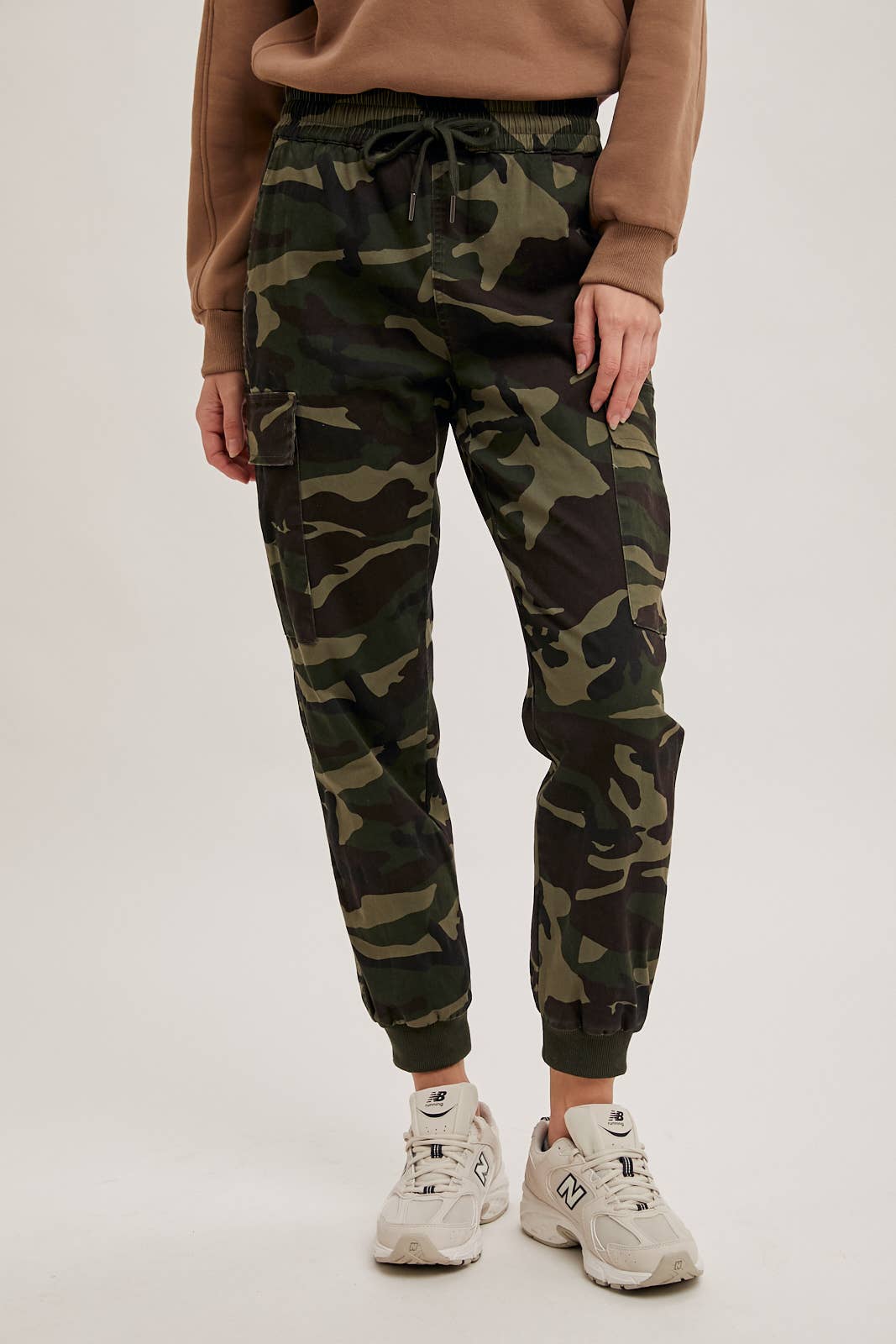 CAMO CARGO JOGGER PANTS: OLIVE COMBO