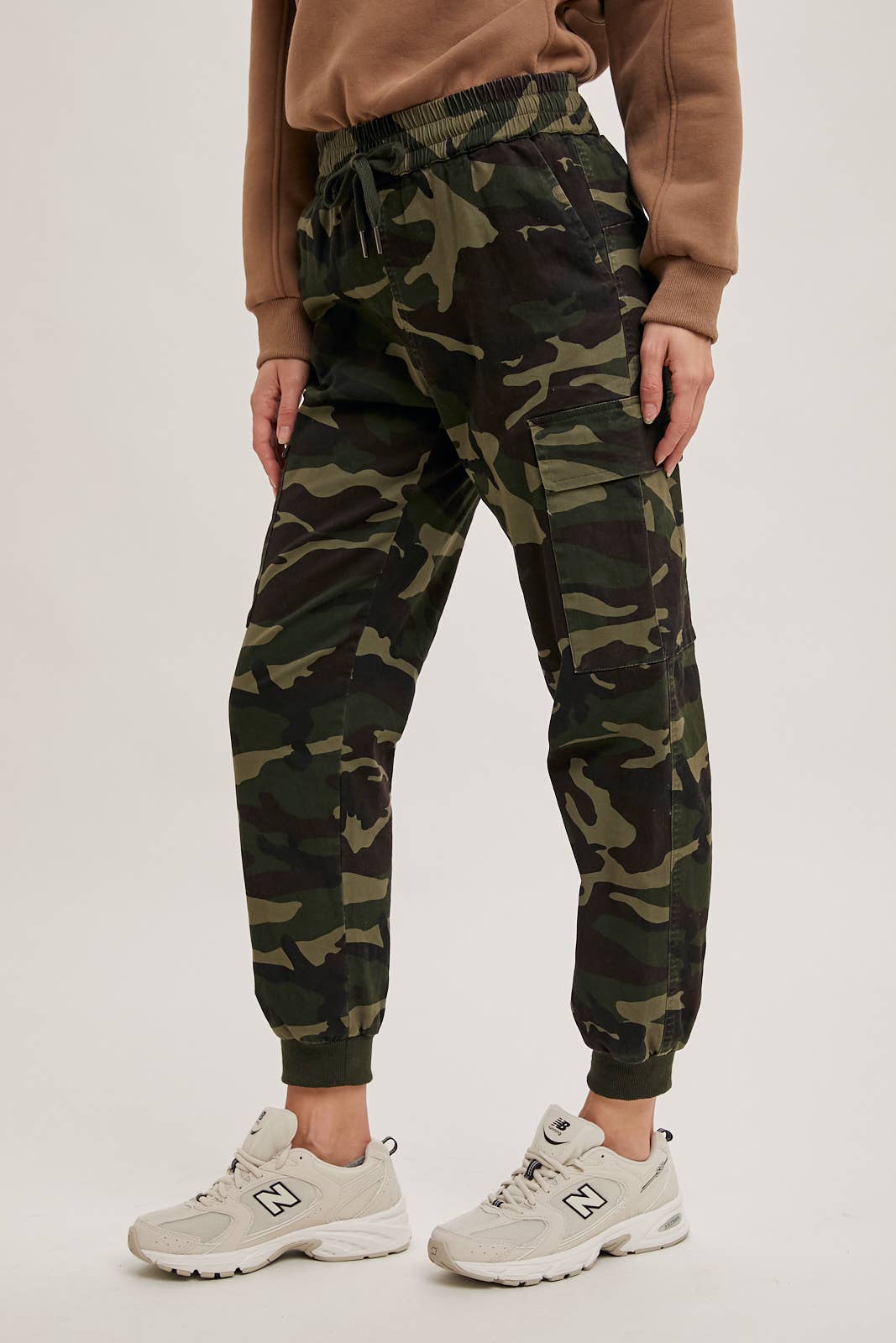 CAMO CARGO JOGGER PANTS: OLIVE COMBO