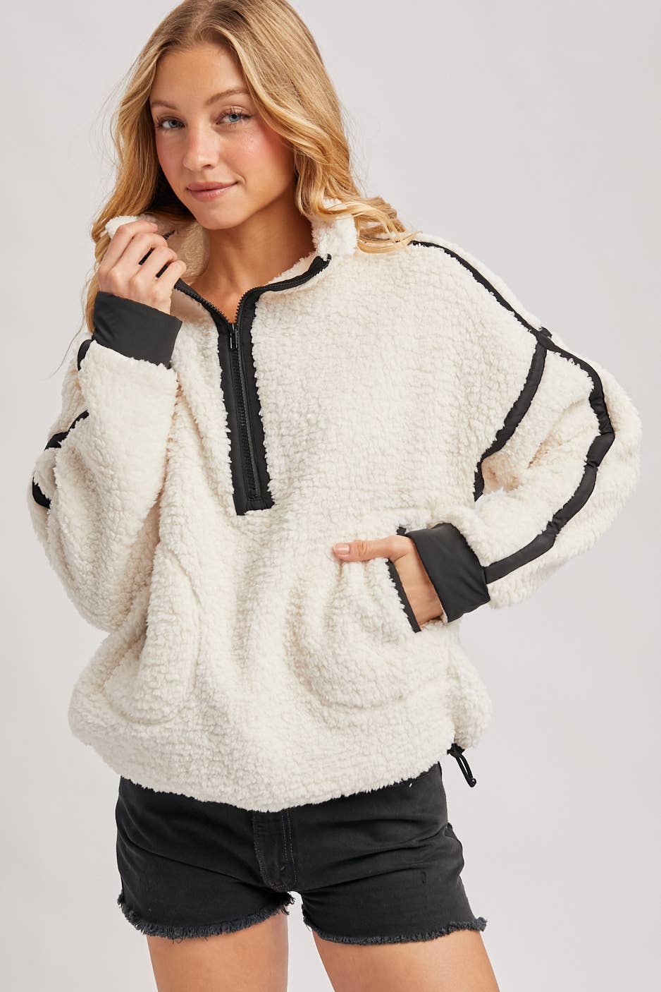 HALF ZIP SHERPA FLEECE TOP WITH POCKETS: IVORY & BLACK