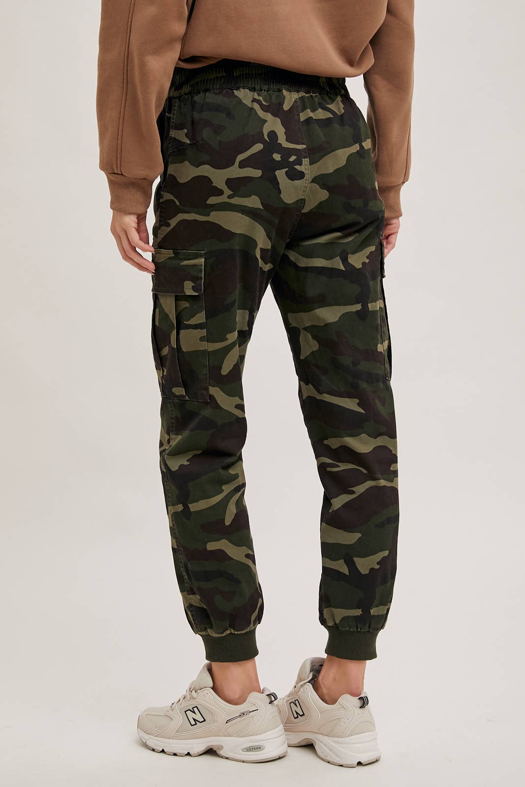 CAMO CARGO JOGGER PANTS: OLIVE COMBO