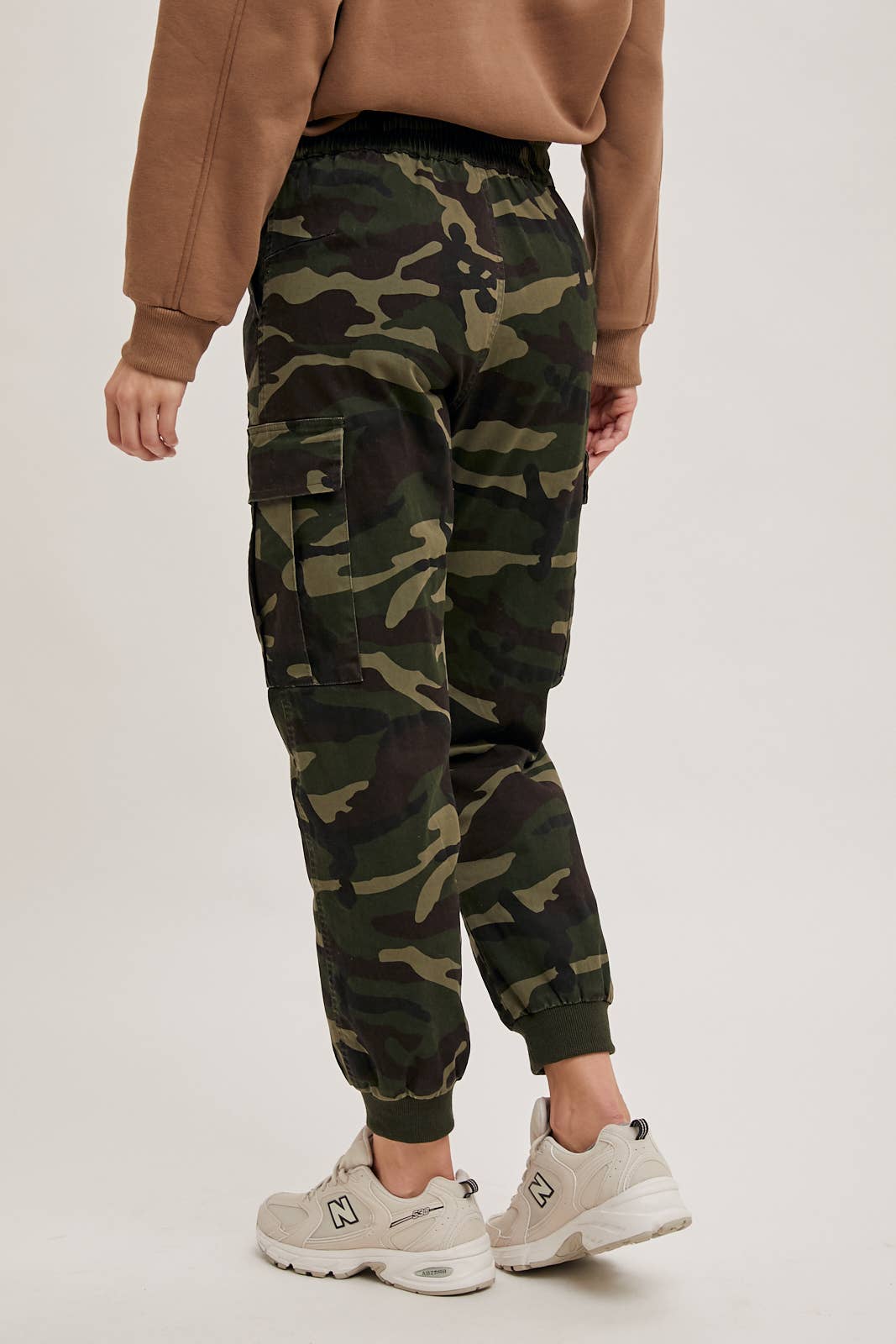 CAMO CARGO JOGGER PANTS: OLIVE COMBO
